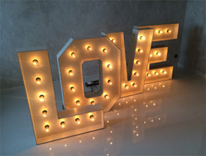 Знак з відкритим підсвіченням